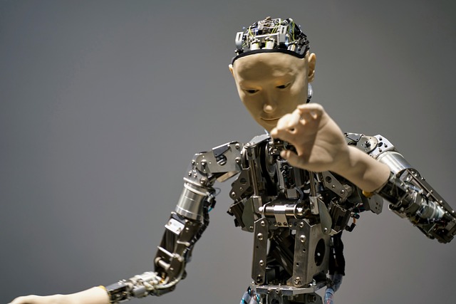 a robot with arms and arms extended